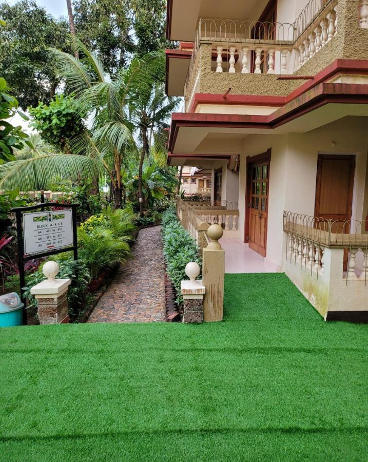 Highland Village Beach Resort Candolim Exterior photo
