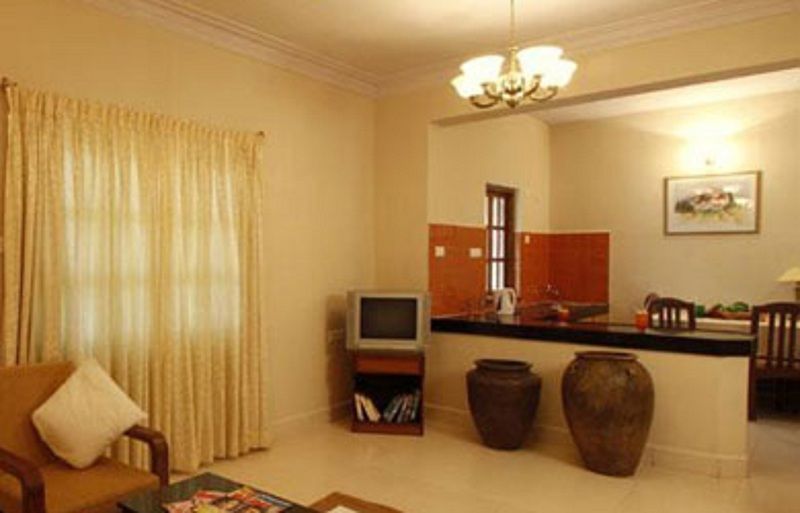 Highland Village Beach Resort Candolim Exterior photo